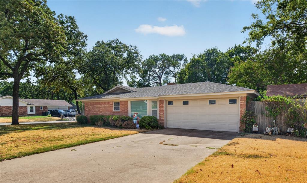 520 Circleview Drive N