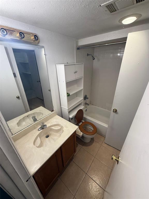 Burgundy Condo - Residential