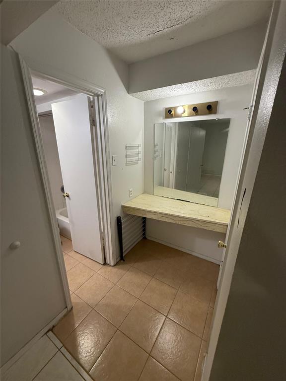 Burgundy Condo - Residential