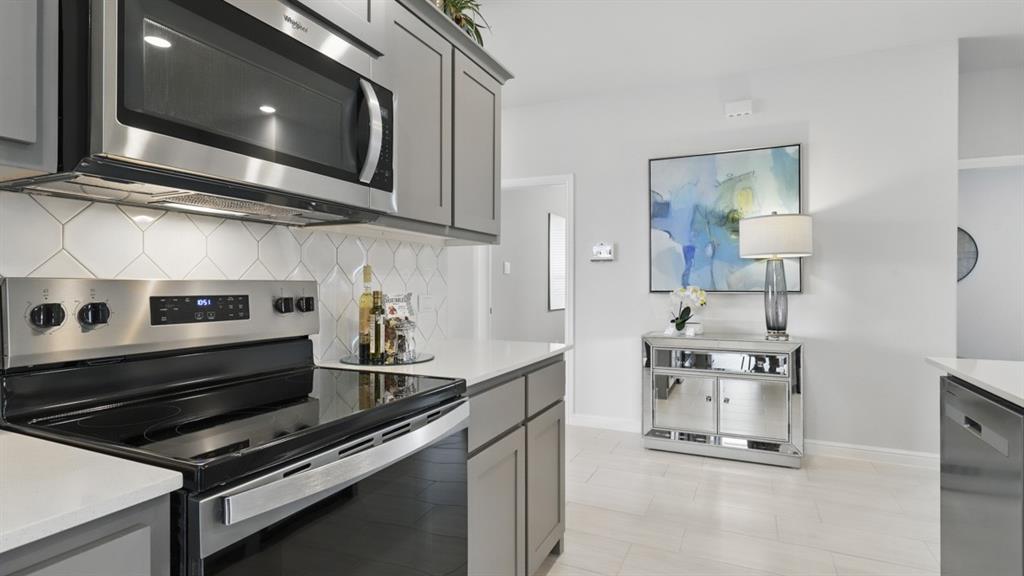 424 SUNDAY SILENCE Way