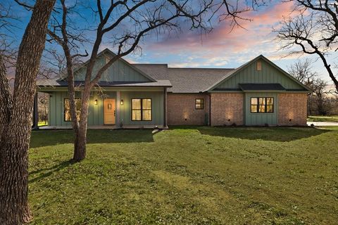 230 Silver Lakes Drive Sunset TX 76270