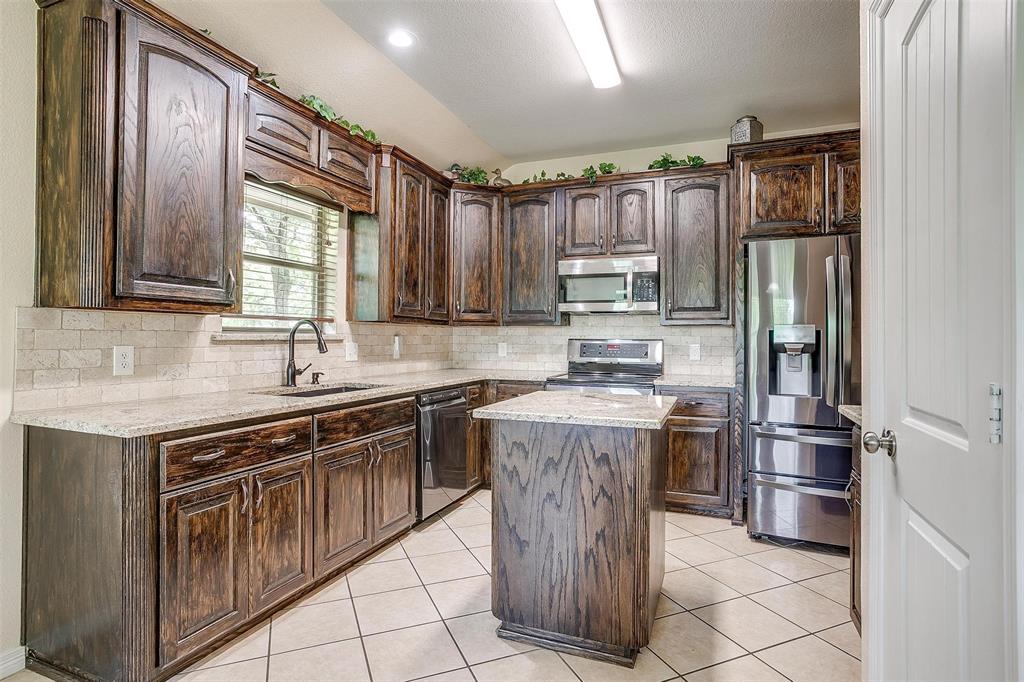 115 Pleasant Oaks Lane