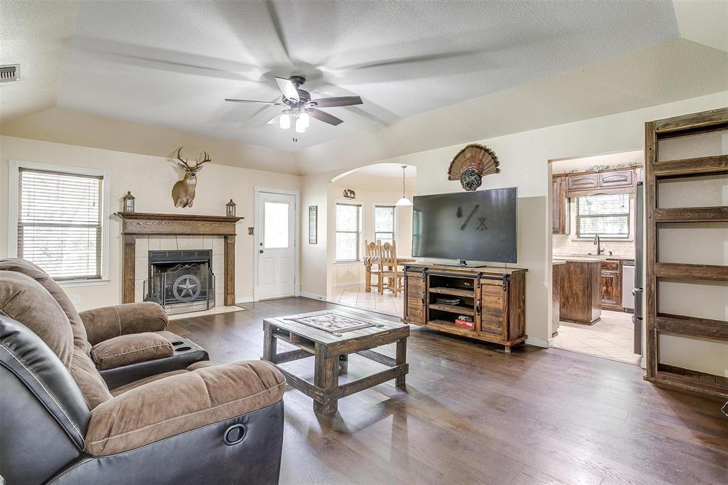 115 Pleasant Oaks Lane