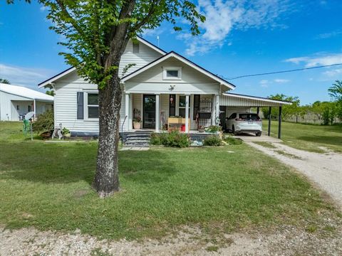 Photo of 2414 E Ennis Avenue #A, Ennis, TX 75119 (MLS # 21233183)