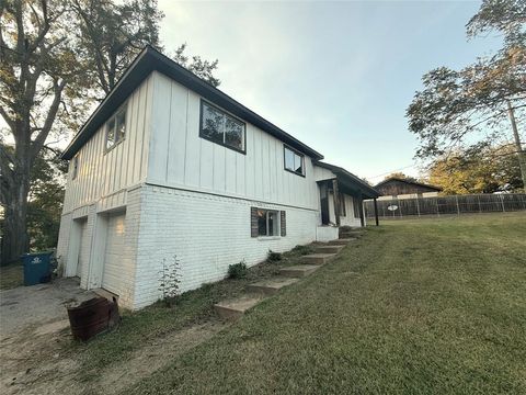 201 N Meadowbrook Drive Overton TX 75684