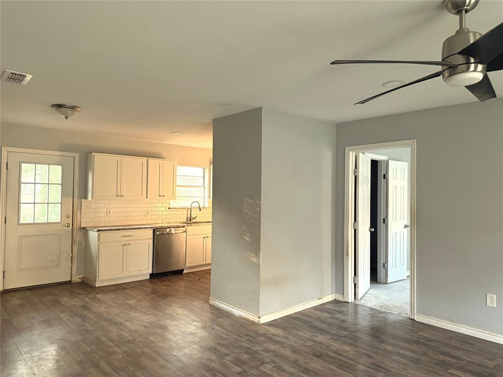 201 N Meadowbrook Drive