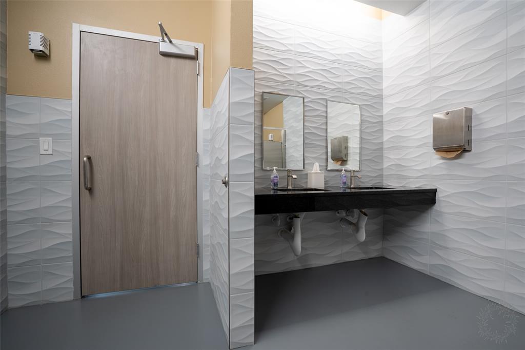 Corridor 51 Business Center - Commercial Sale