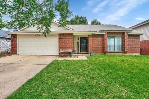 Photo of 3212 Clovermeadow DR, Fort Worth, TX 76123 (MLS # 21275688)