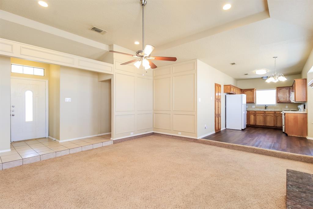 Photo of 705 Running Creek Drive, Arlington, TX 76001 (MLS # 21374958)