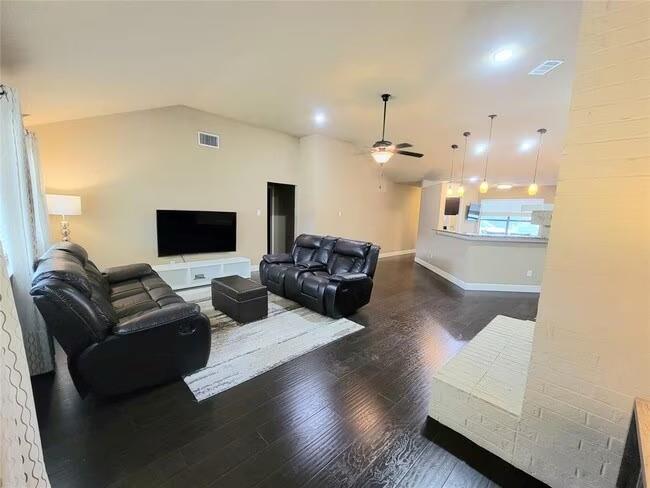 213 Springridge Lane