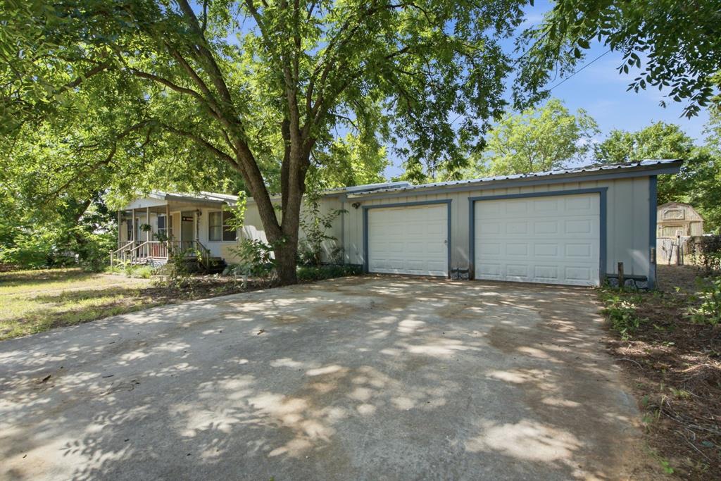 816 W Ayers Avenue