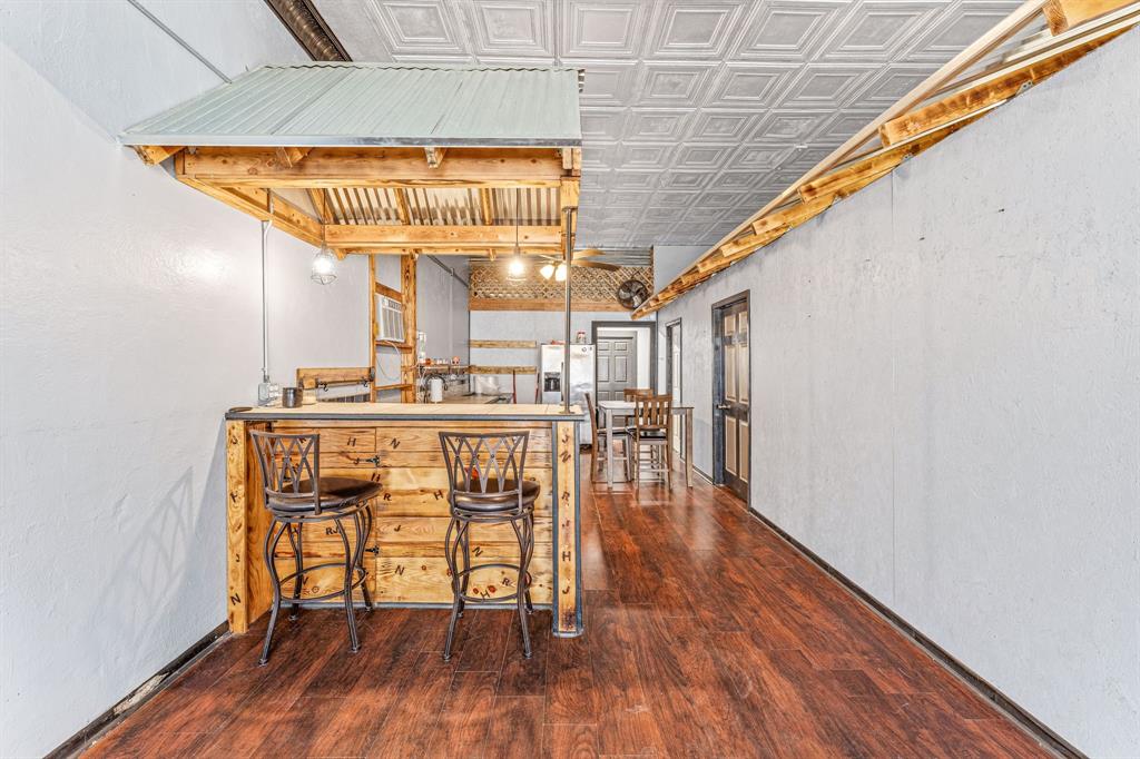 Orig Deleon - Commercial Sale