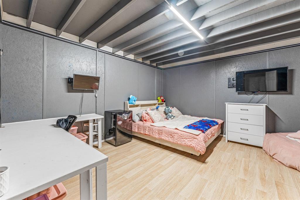 Orig Deleon - Commercial Sale