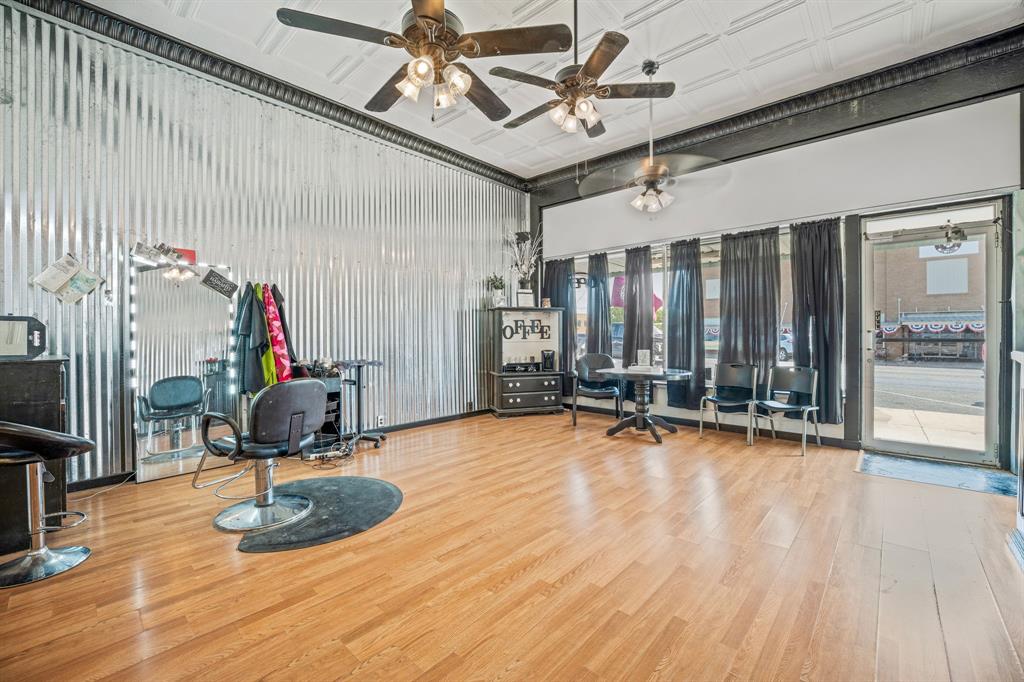 Orig Deleon - Commercial Sale