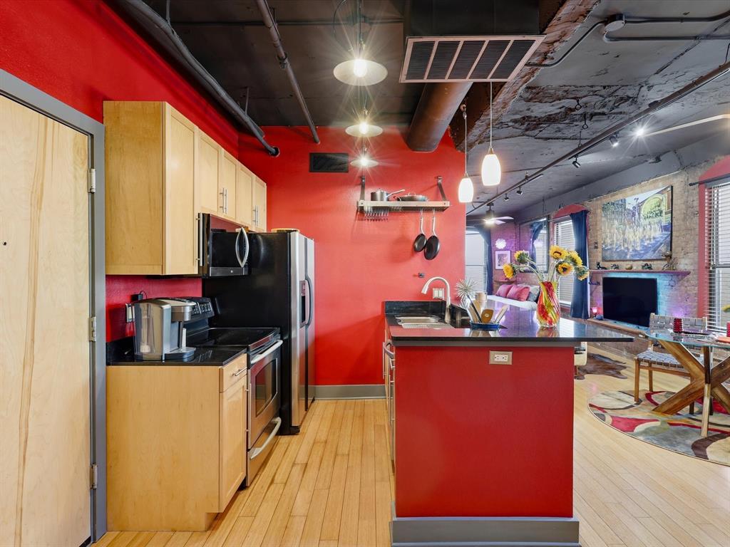 Houston Place Lofts Condo - Residential Lease