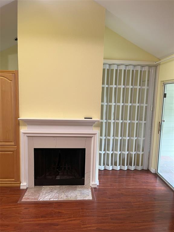 Bent Trail Twnhms - Residential