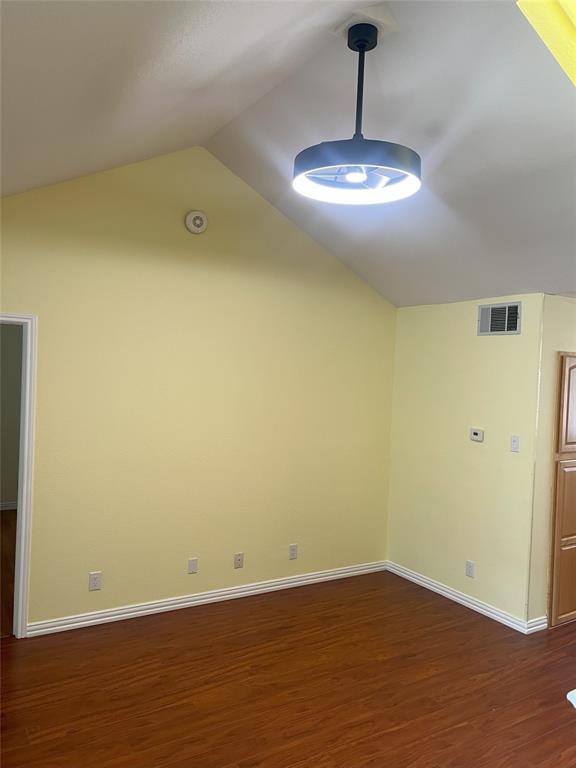 Bent Trail Twnhms - Residential