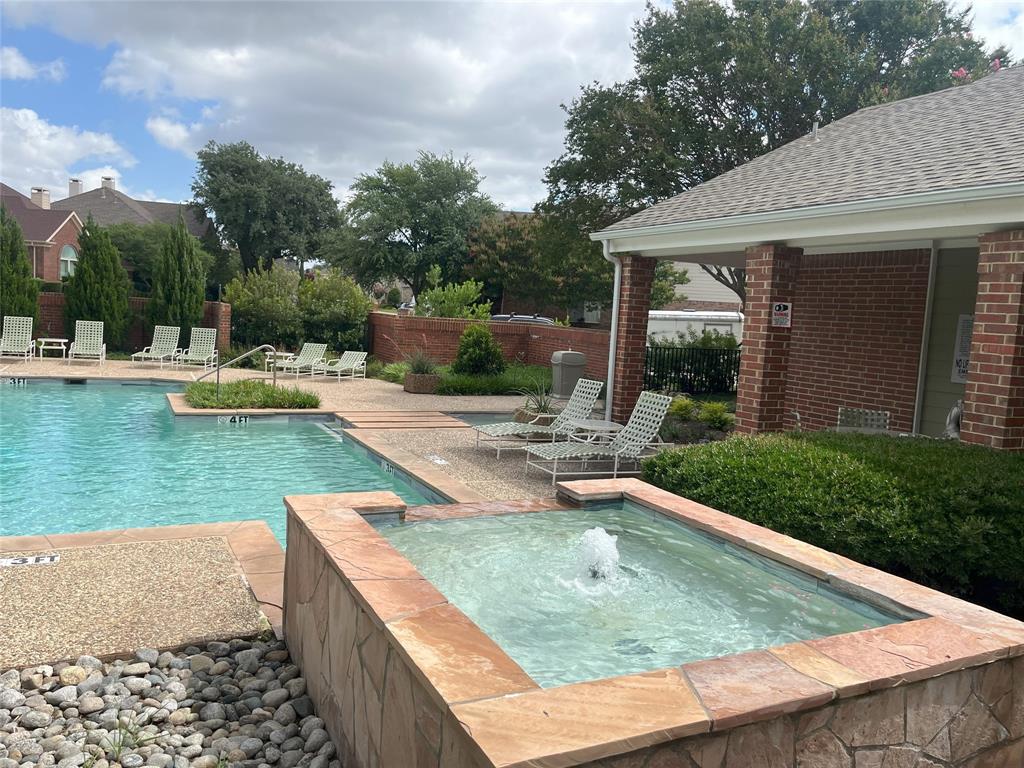 Bent Trail Twnhms - Residential