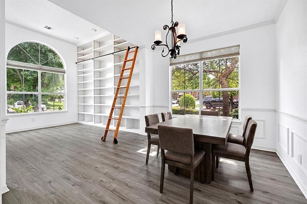 8810 Edgelake Trail