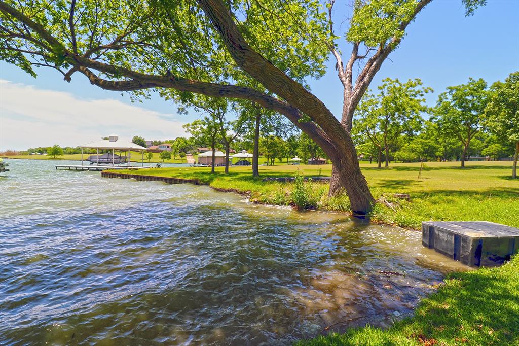 8810 Edgelake Trail