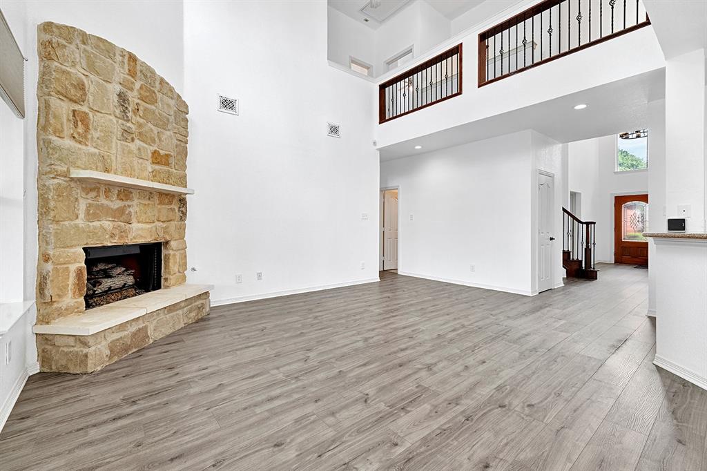 8810 Edgelake Trail