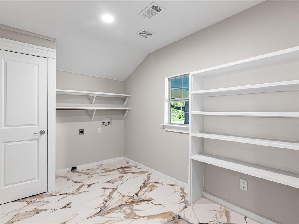 Hogan Ennis - Residential