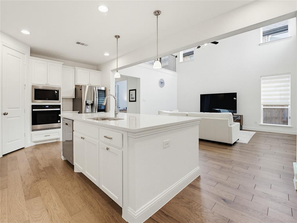 Castle Hills Ph 10 Lewisvil - Residential