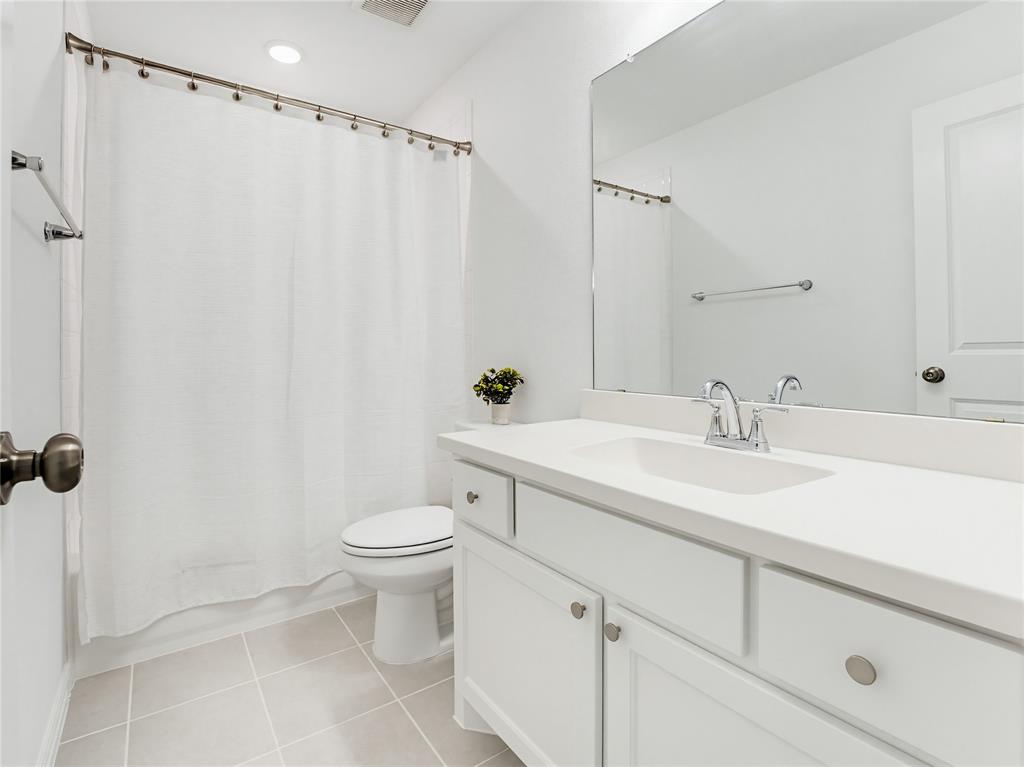 Castle Hills Ph 10 Lewisvil - Residential