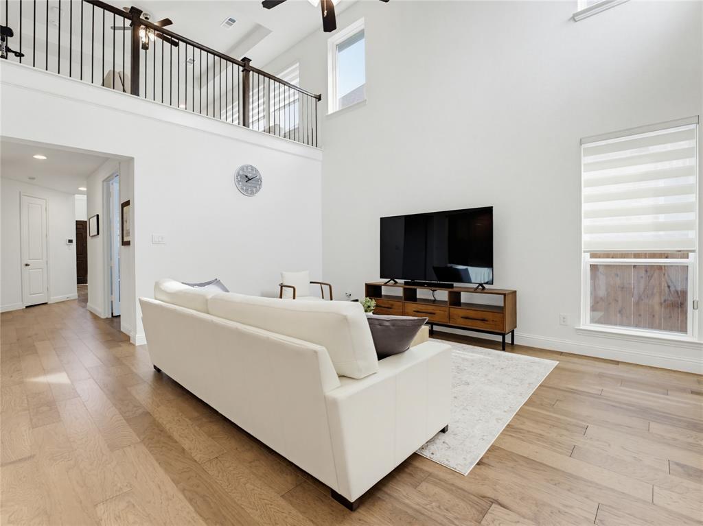 Castle Hills Ph 10 Lewisvil - Residential