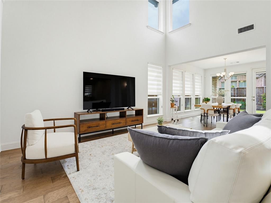 Castle Hills Ph 10 Lewisvil - Residential