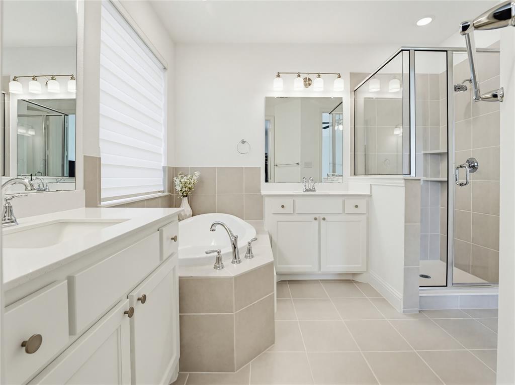 Castle Hills Ph 10 Lewisvil - Residential