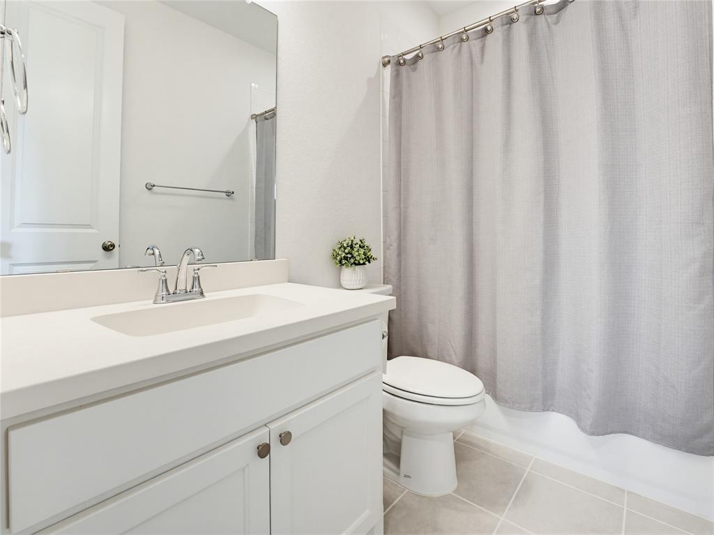 Castle Hills Ph 10 Lewisvil - Residential