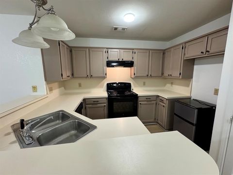 Tiny photo for 2812 Howard Court, Denton, TX 76209 (MLS # 21341338)