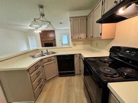 Tiny photo for 2812 Howard Court, Denton, TX 76209 (MLS # 21341338)
