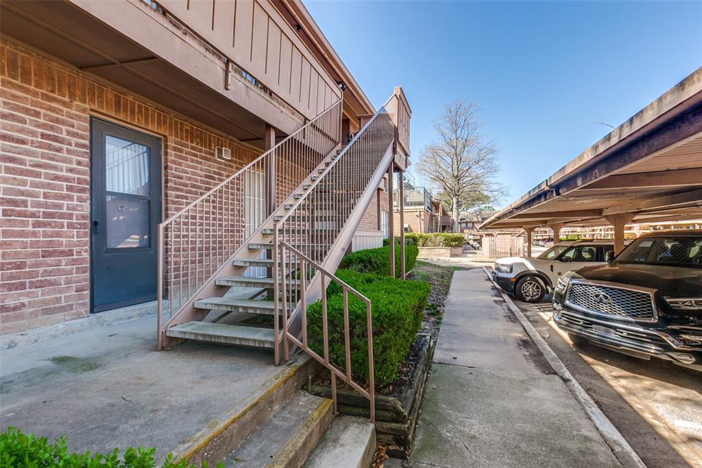 Hollows North Condo - Residential