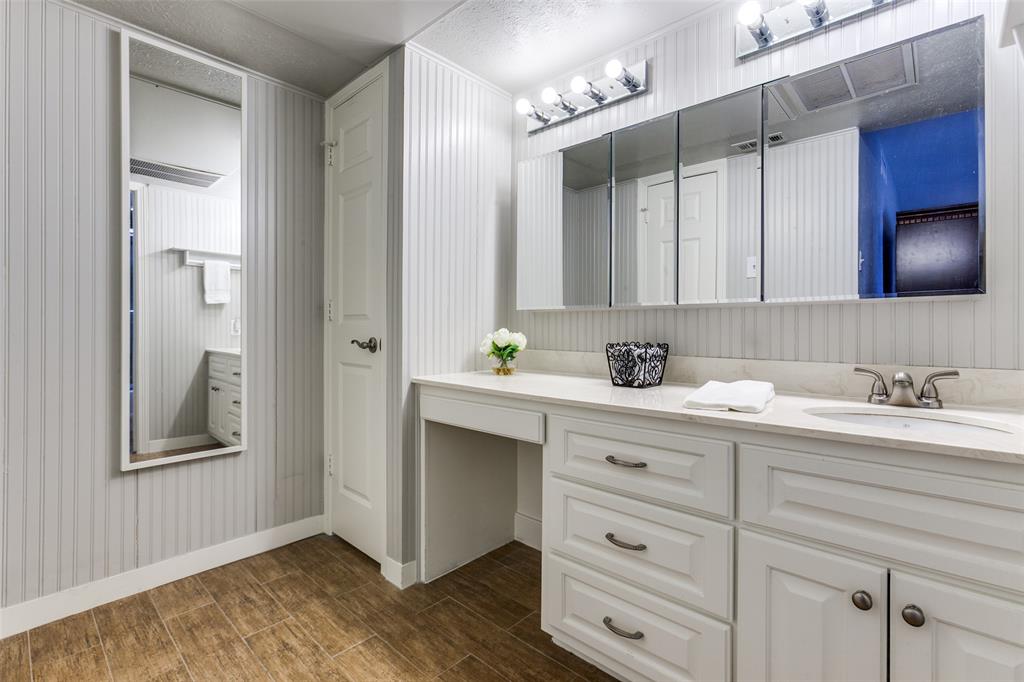 Hollows North Condo - Residential