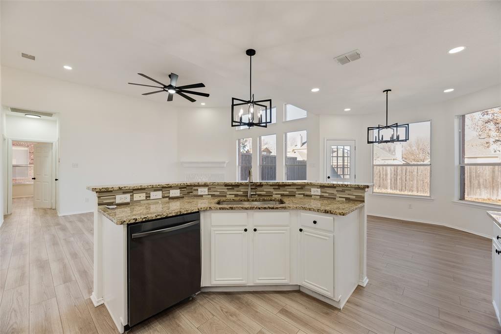 5828 Pine Ridge Boulevard