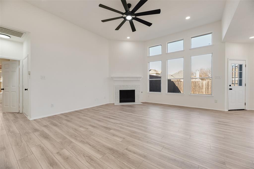 5828 Pine Ridge Boulevard