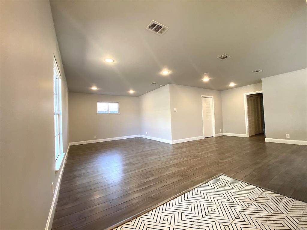 306 W Northgate Drive