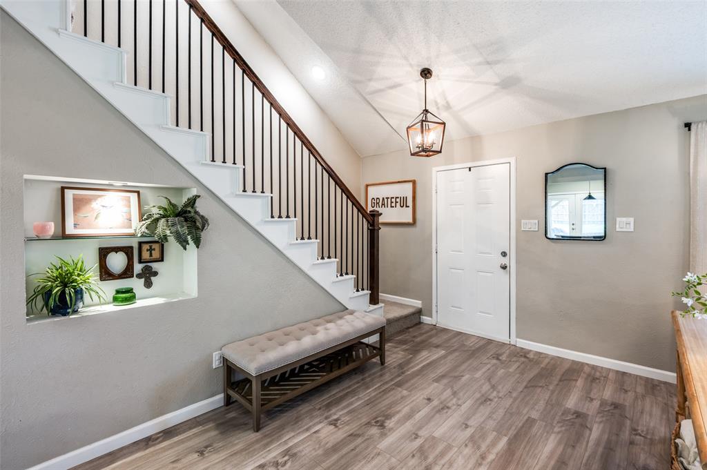 408 Knoll Wood Court