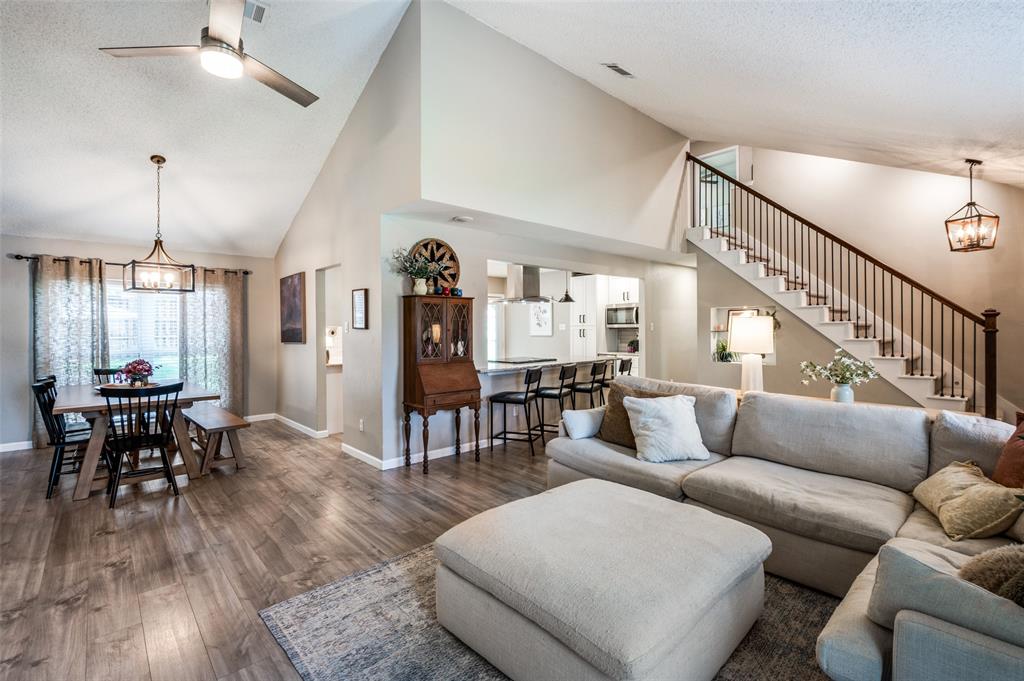 408 Knoll Wood Court