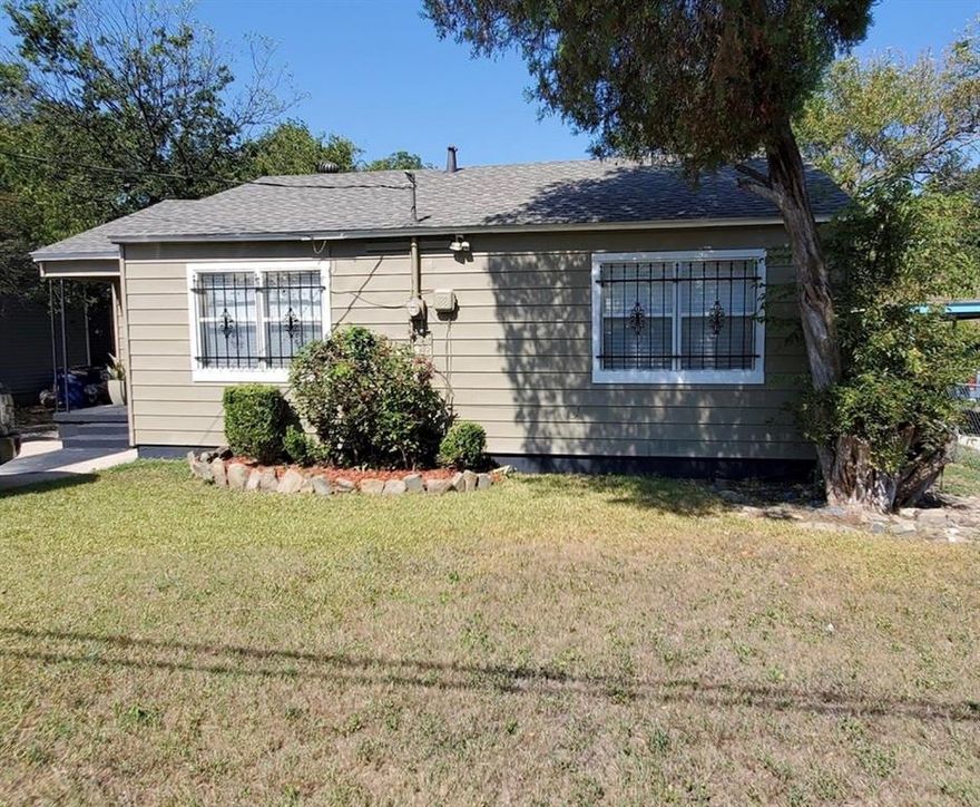 Discover a charming single-family home nestled in the established Deerpath Village Cedar Crest area of southeast Dallas. This inviting 3-bedroom, 2 bath residence offers approximately 1,400 sq ft of living space on a generous 0.27 acre lot for outdoor entertainment. The three bedrooms are bright and ample, and the two full bathrooms. Located in a quiet residential neighborhood with easy access to major thoroughfares, shopping and dining. Schedule your private showing today for 3432 Kellogg Ave.