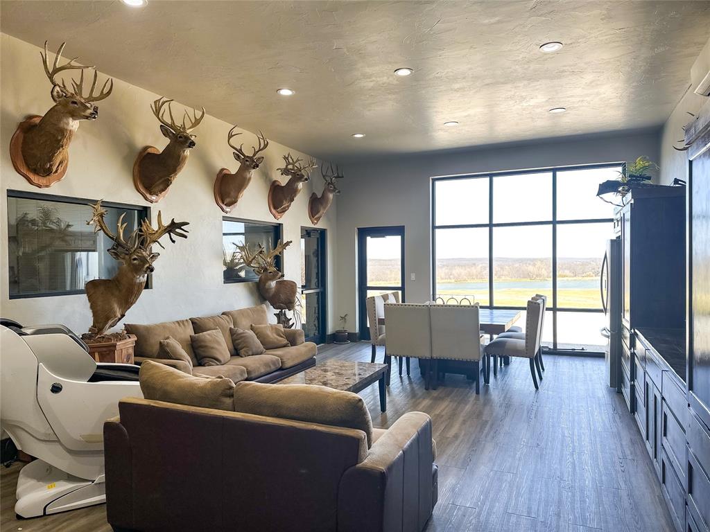 H&Tc 1733 - Residential