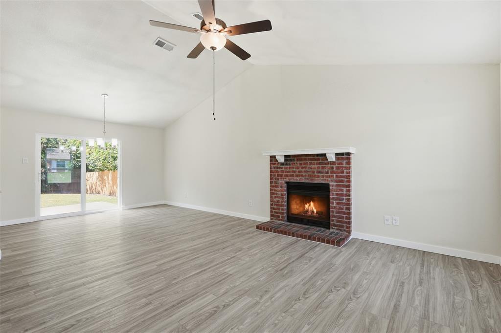 3812 Bigleaf Lane
