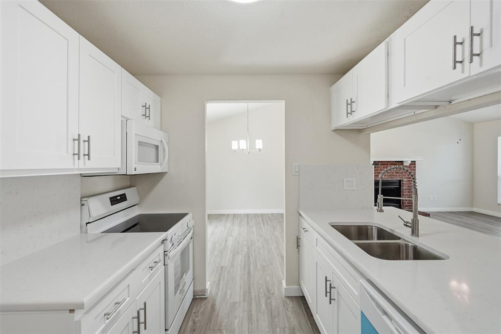 3812 Bigleaf Lane