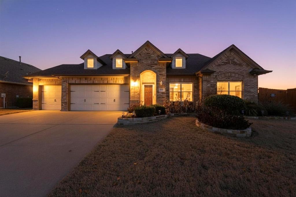 3020 Glenoaks Drive