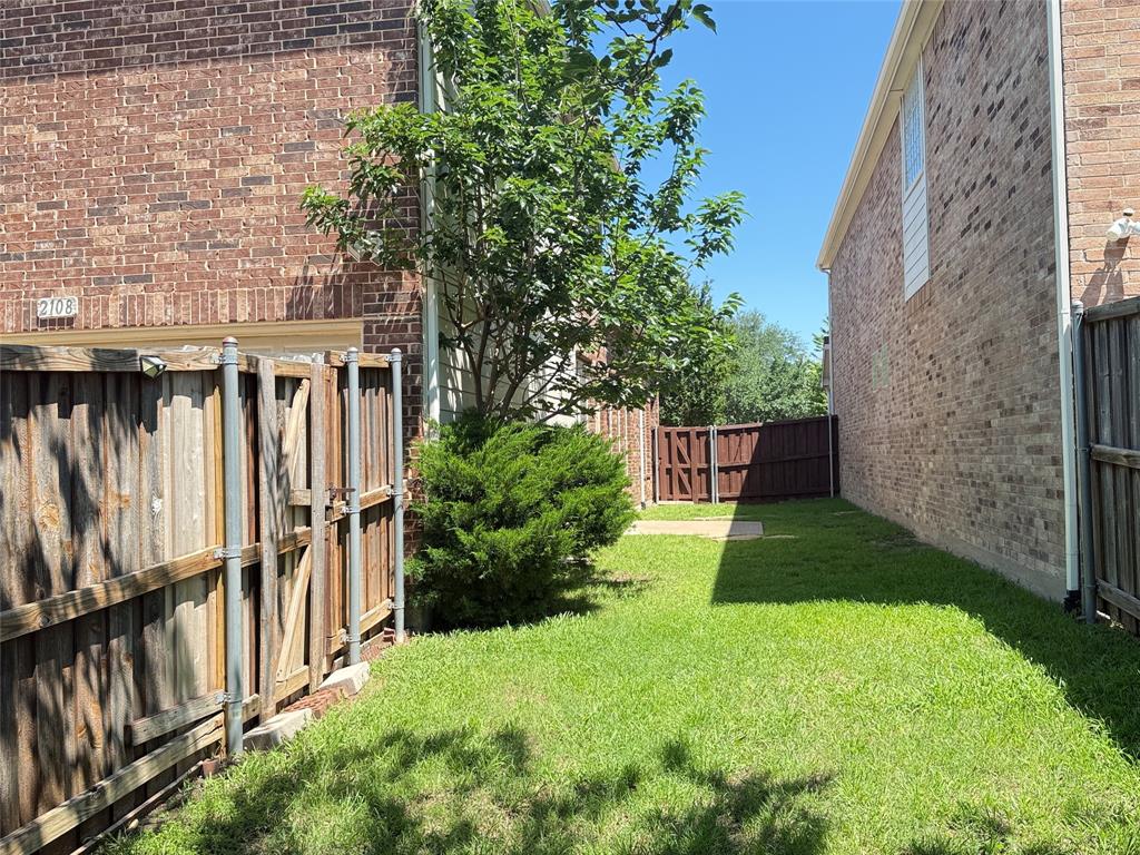 2108 Harris Place