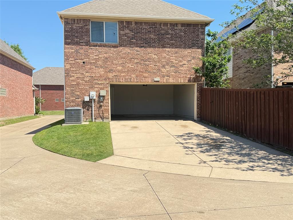 2108 Harris Place