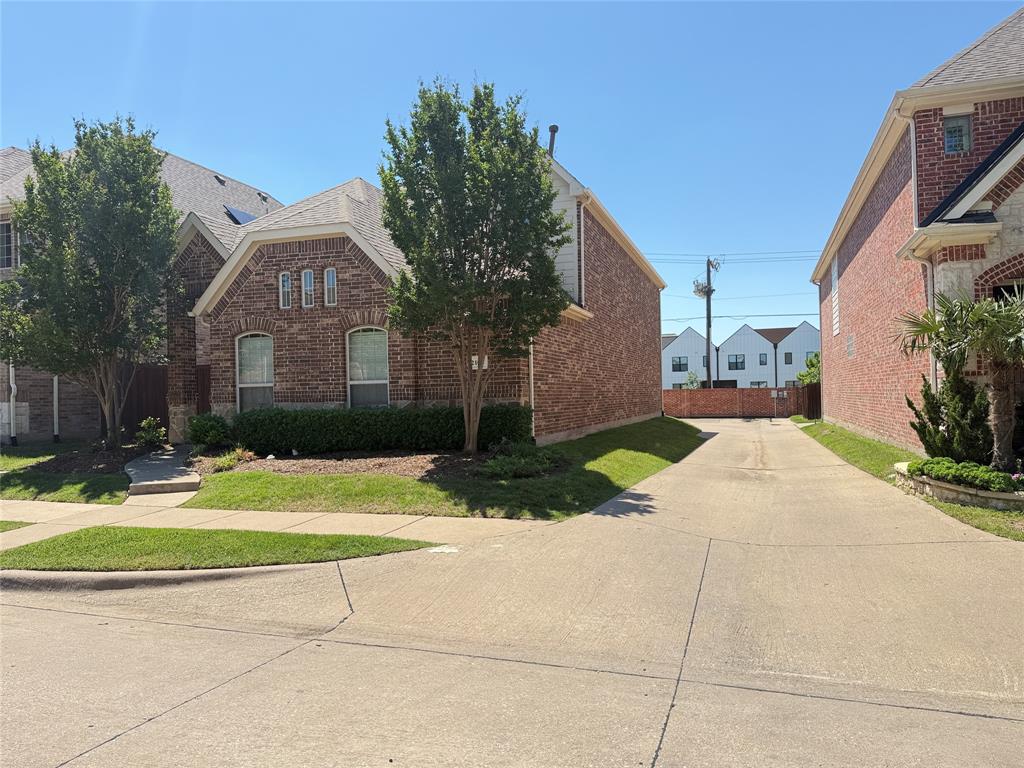 2108 Harris Place