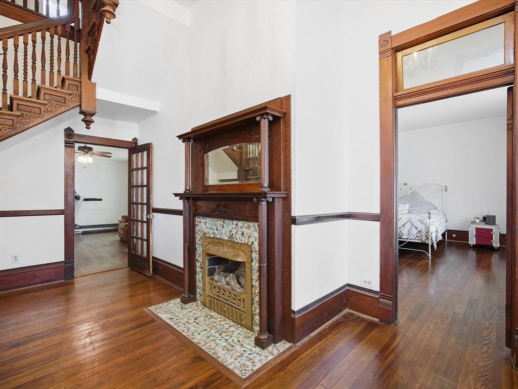 305 E Shoemaker Street